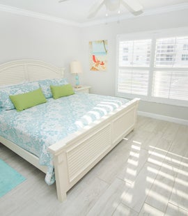 Large primary bedroom