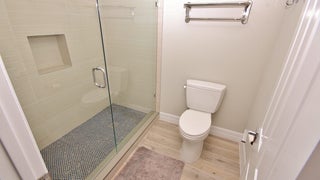 Shower+in+Primary+Bathroom