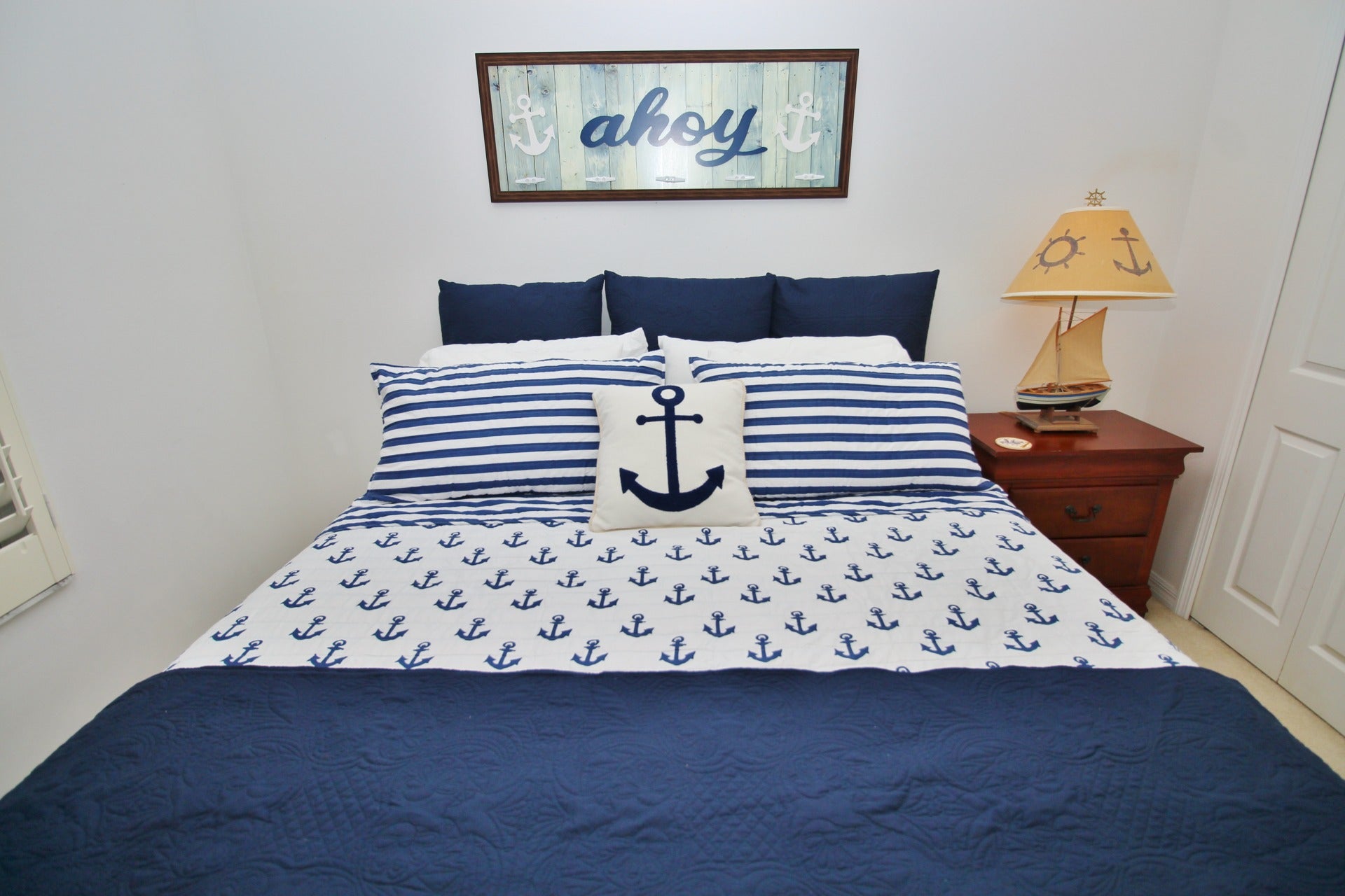 Nautical theme in the third bedroom