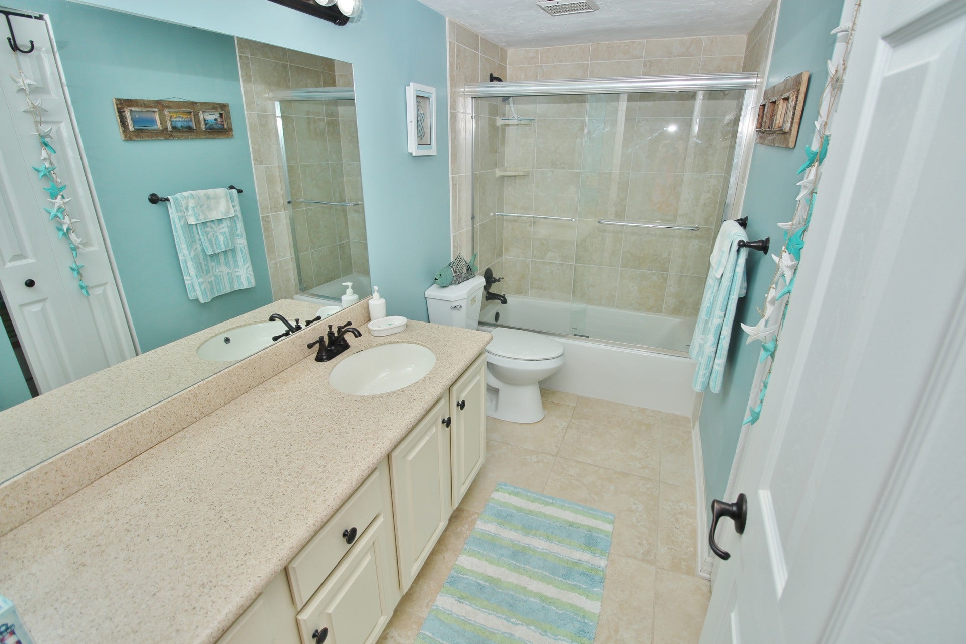 Second Bathroom with Shower & Tub Combo