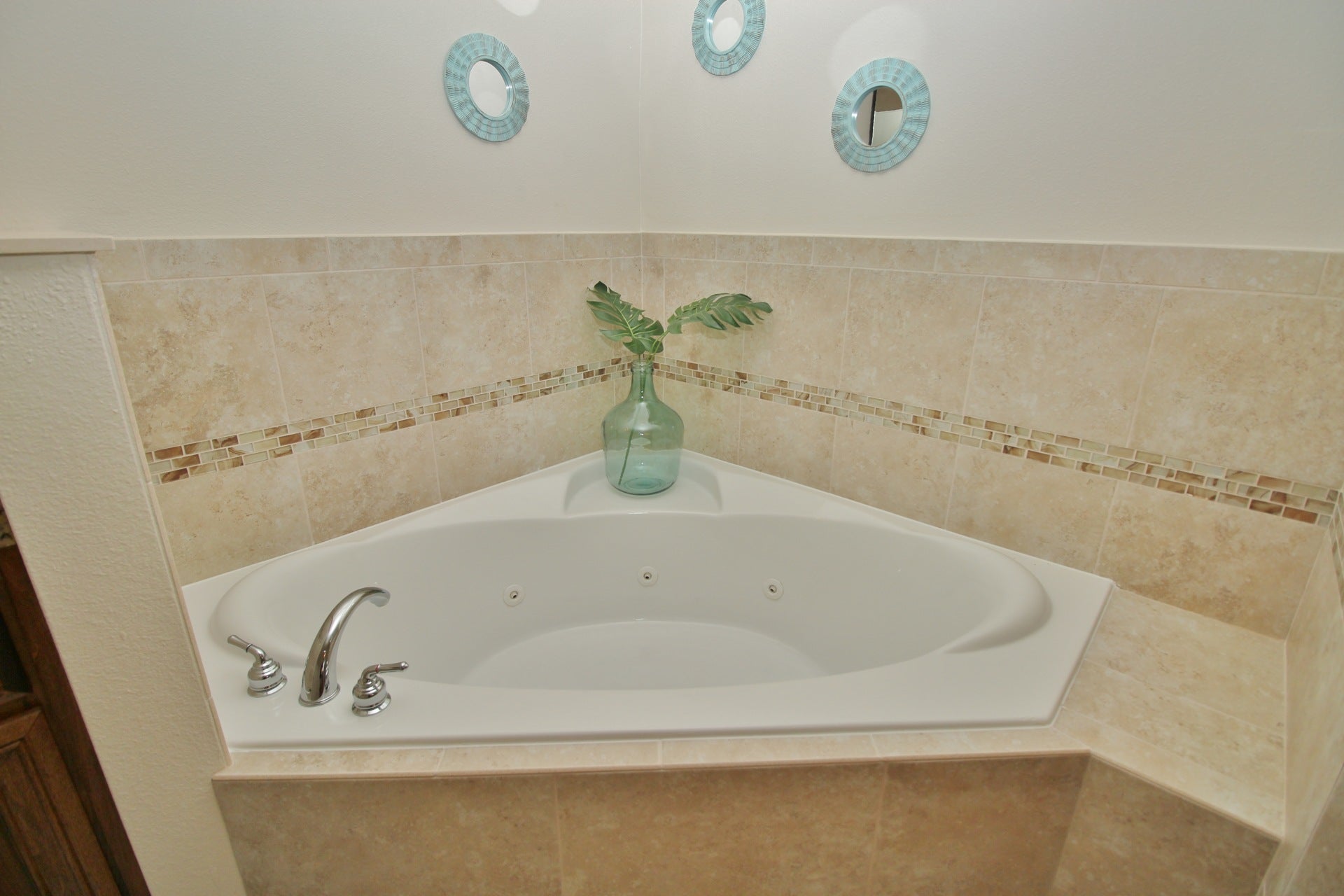 Unwind during your stay in this relaxing tub
