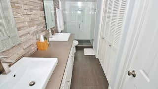 Large+Upgraded+Primary+Bathroom