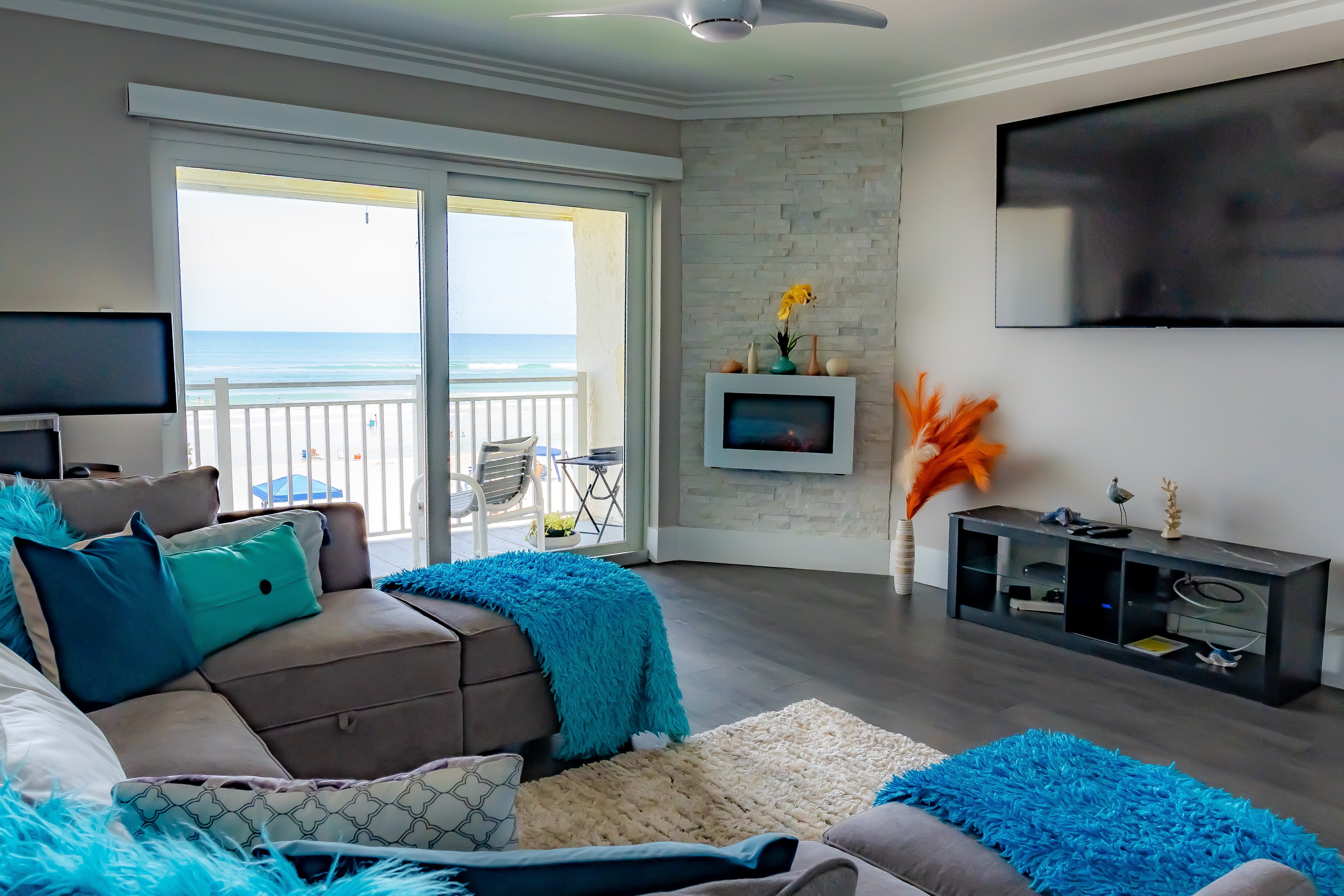Living room has ocean view