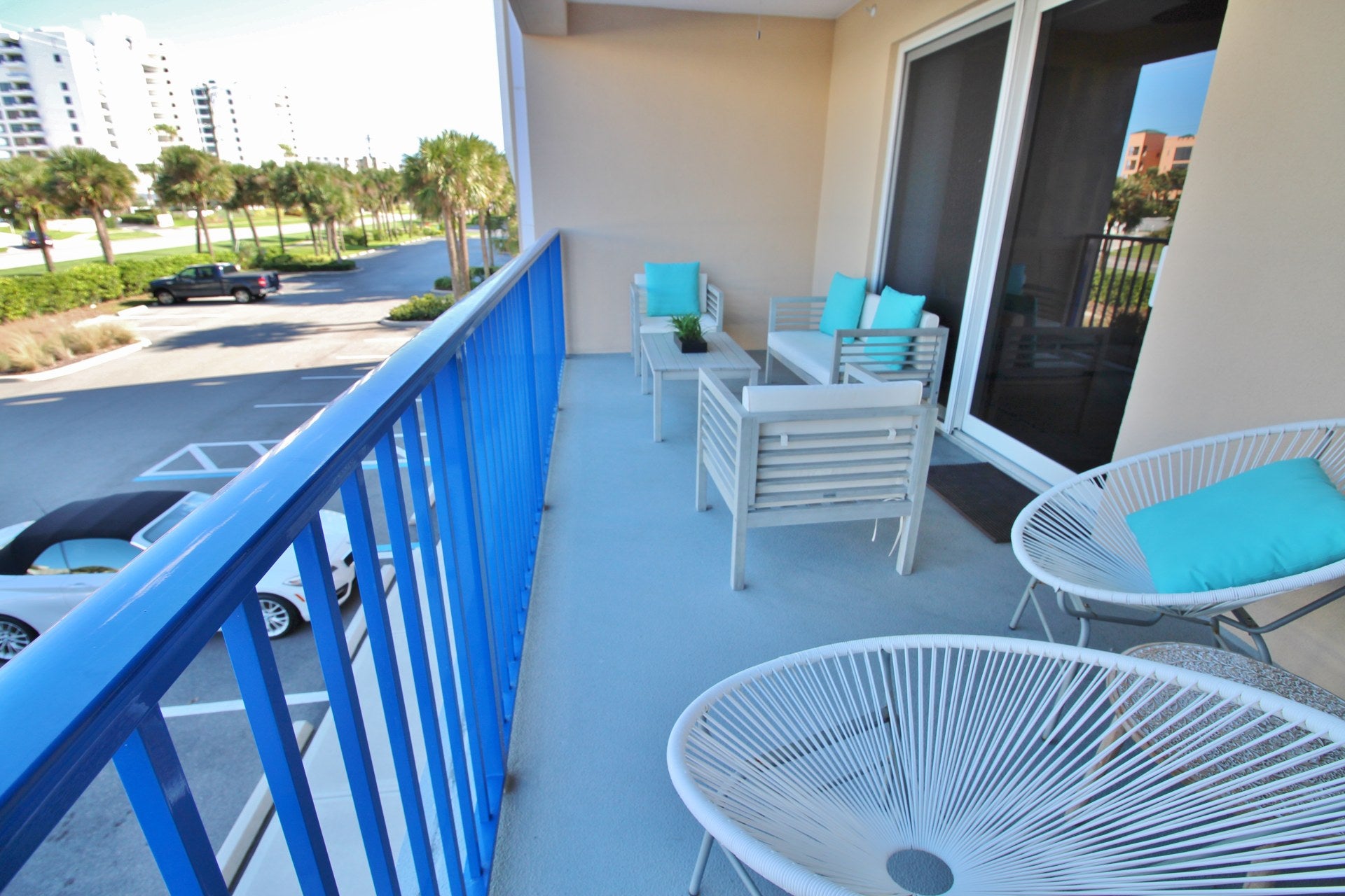 Balcony where you can unwind with your group